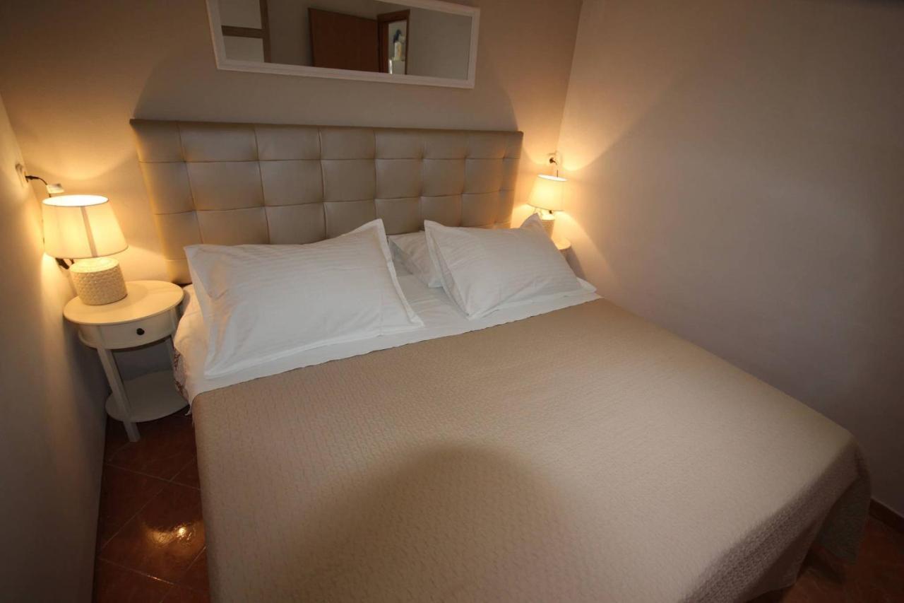 Family Apartment Mirela Borik ザダル エクステリア 写真