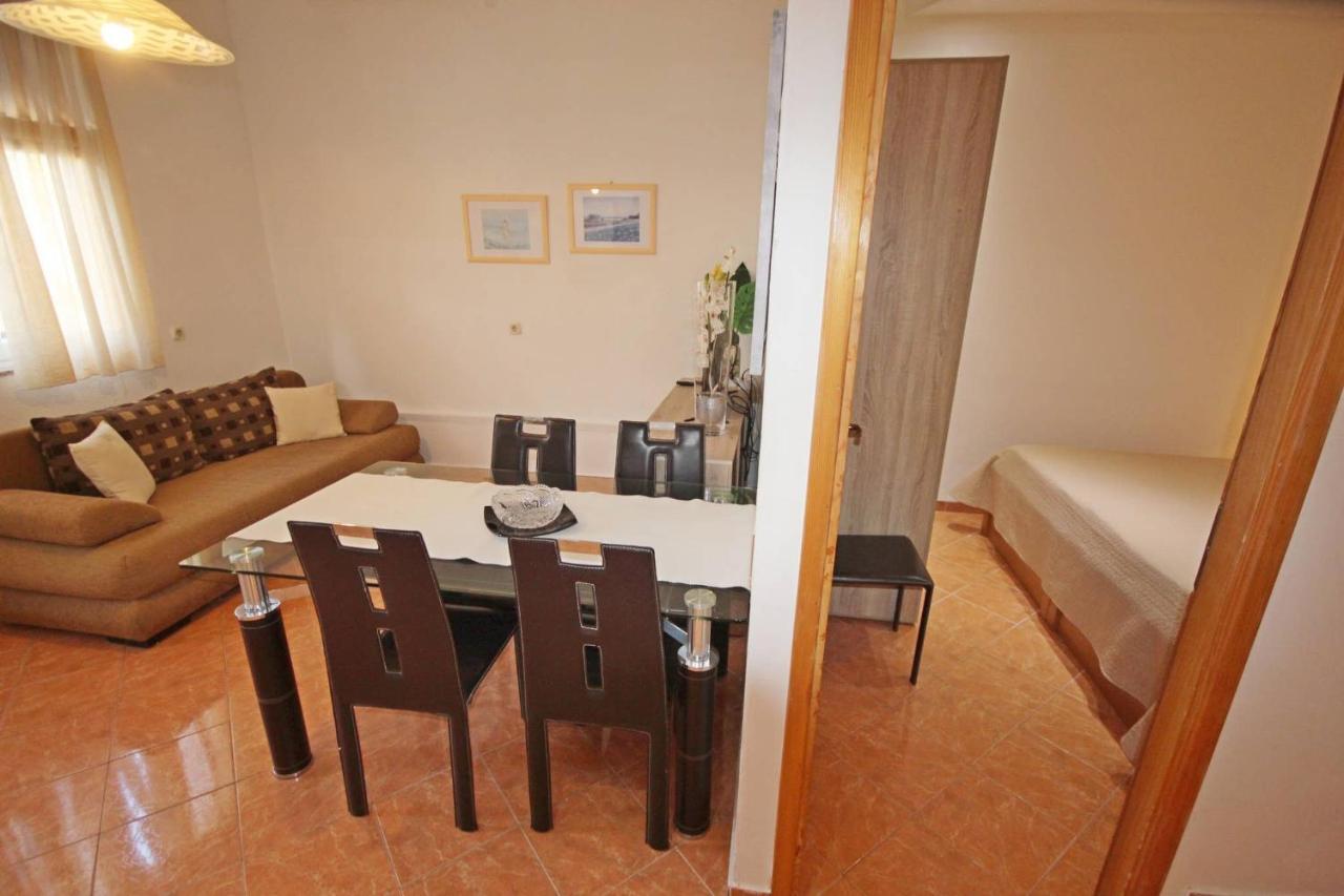 Family Apartment Mirela Borik ザダル エクステリア 写真